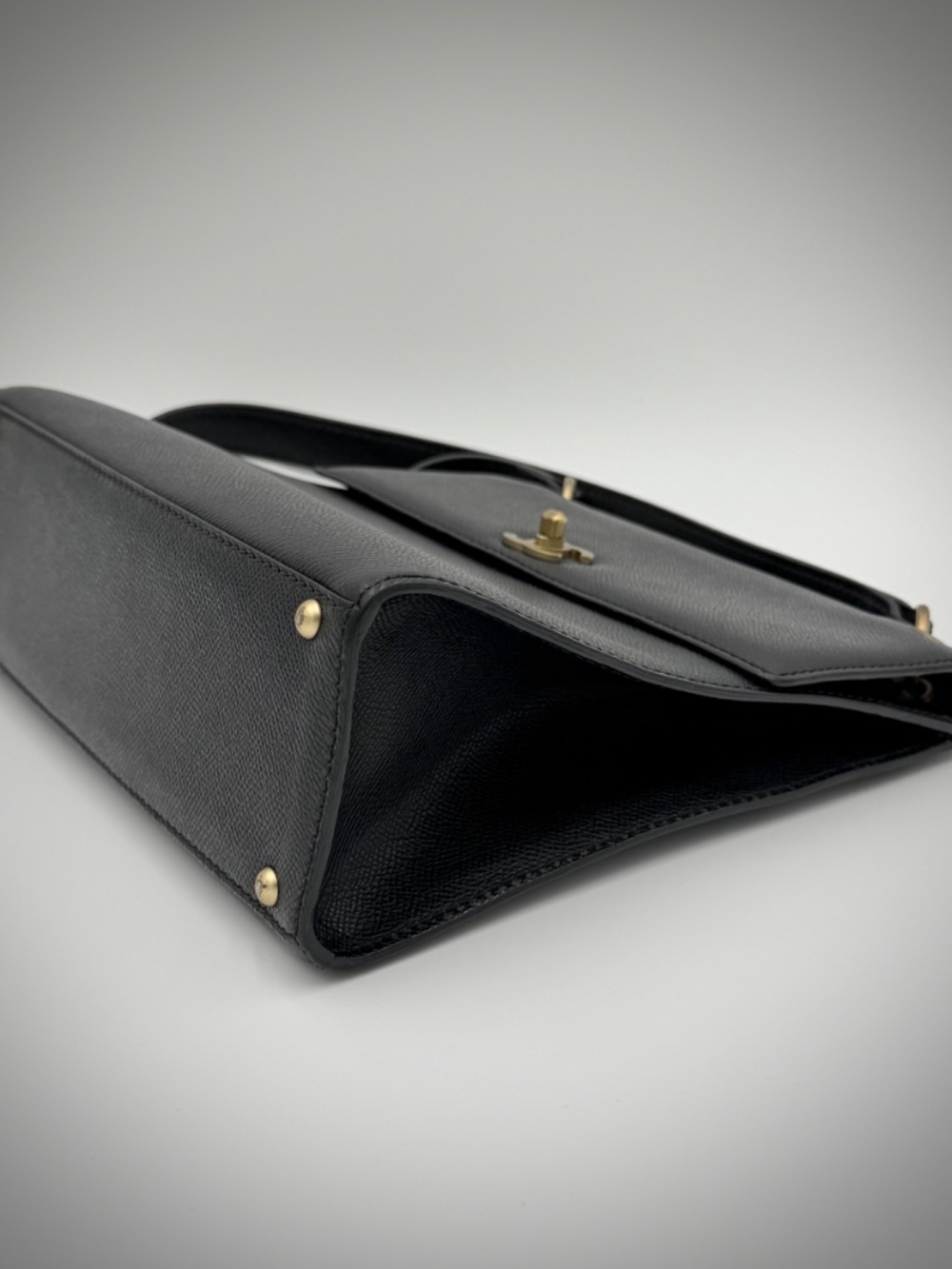 Chanel Vintage Caviar Shoulder Bag — Black - Picture 13 of 14